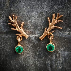 Øresmykke guld med smaragd