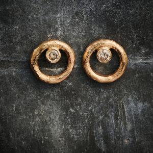 Øresmykke rustik guld cirkel