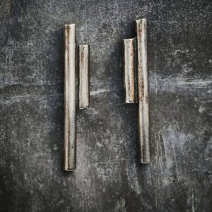 Øresmykke - Pinde XL - 3 cm - Sølv, let oxyderet - Rustik sølv øresmykke