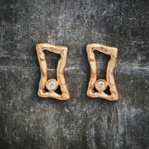 Øresmykke square stor, med diamat - 13 mm - 14 kt guld - med 2 stk. diamanter, 0,02 ct w/si