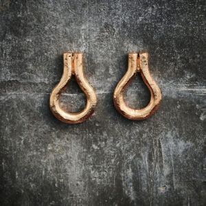 Øresmykke - Evigheds ørestikker - 13 mm - 14 kt guld - Med rustik overfalde