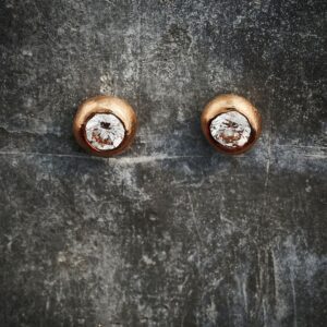 Ørestik guld kugle med diamant 2 stk 0,10 ct w/si