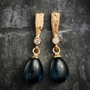 Øresmykke - Med London blue topas - 3 cm - 14 kt guld - Flad dråbe London blue topas, og 2 diamanter a 0,04 ct w/si