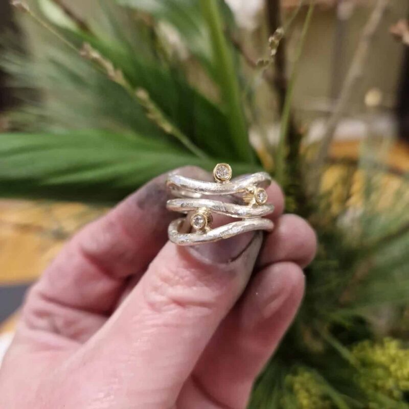 Sølvring med diamanter